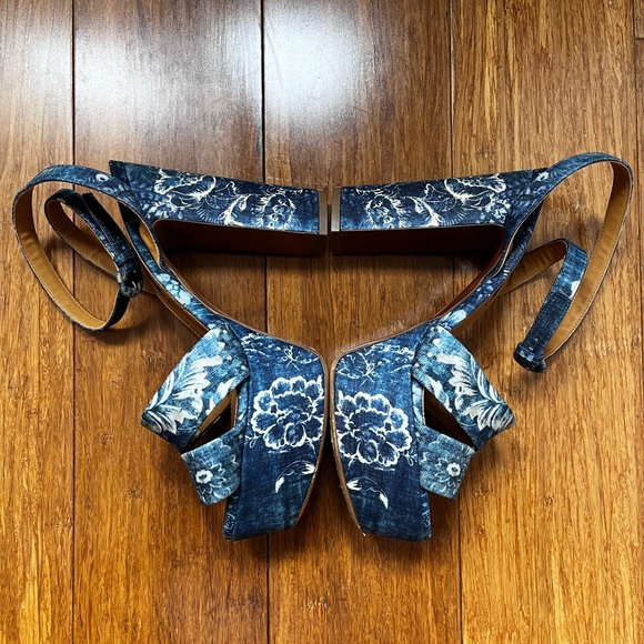 Ralph Lauren Printed Denim Floral Strappy Platform Open Toe Sandal - Picture 5 of 7